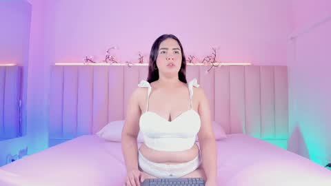 miafarrog online show from April 19, 7:38 pm