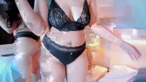 miafarrog online show from April 4, 10:28 pm