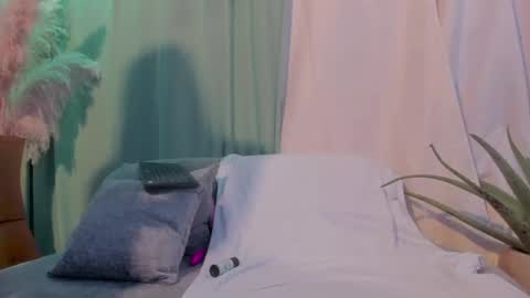 Mia  online show from April 20, 6:11 pm