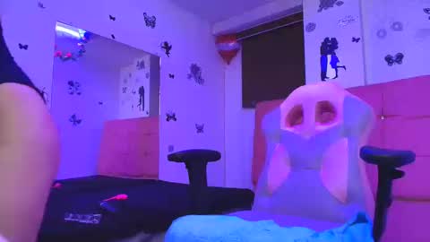 MIA VELEZ online show from March 12, 5:57 am