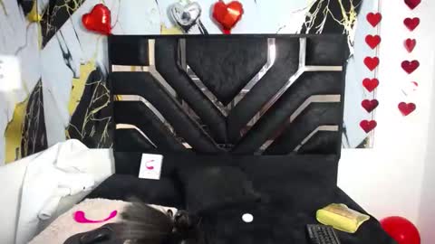 miahotcs online show from February 18, 1:11 pm