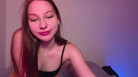 milanaaaa online show from January 17, 8:44 pm