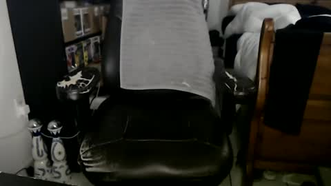 Snapshot of miaking chatting on January 15, 5:29 am Mark online show from January 15, 5:29 am