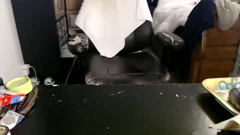 Snapshot of miaking chatting on October 28, 12:55 am Mark online show from October 28, 12:55 am