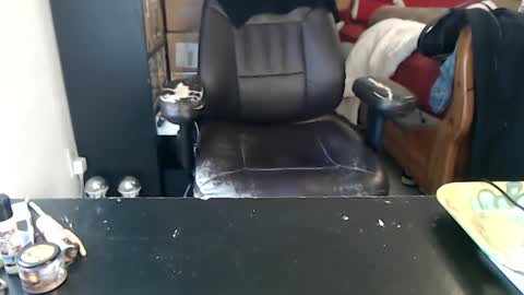 Snapshot of miaking chatting on October 9, 5:40 pm Mark online show from October 9, 5:40 pm