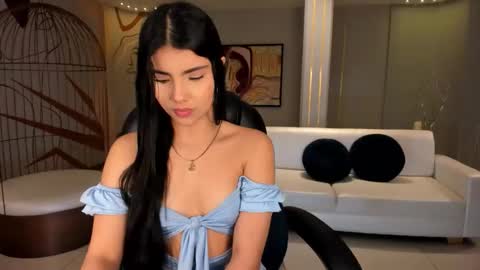 Call me Mia  online show from January 6, 9:08 pm