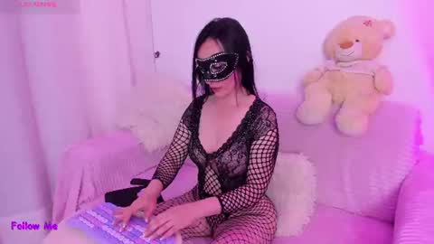 Mia online show from June 11, 12:32 am