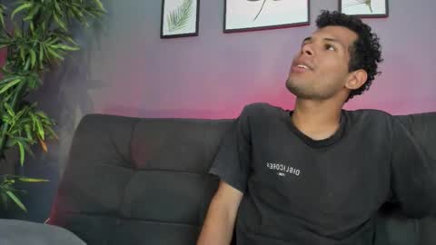 Mia online show from November 6, 7:28 pm