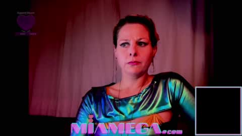 Mia online show from April 2, 1:02 am