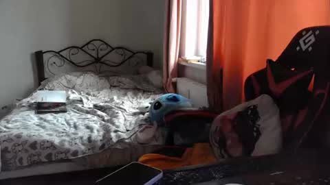 Mia online show from March 19, 10:43 am