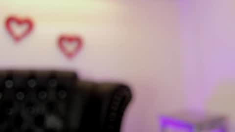 Snapshot of miamontoya chatting on February 20, 11:54 pm Mia   -5 7001400 Follow  online show from February 20, 11:54 pm