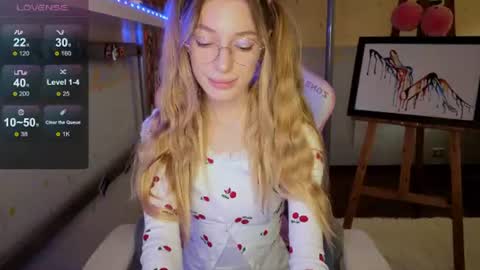 MiaMoon online show from July 5, 2:35 pm