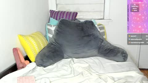 Mia  online show from February 5, 10:33 pm