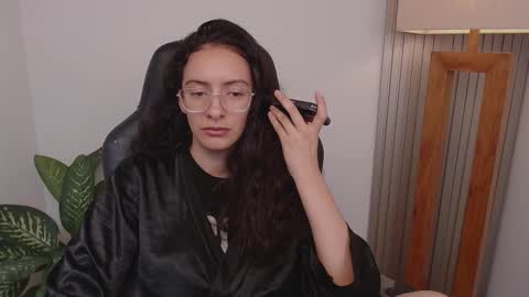 MIAPORTMANN online show from February 26, 2:20 pm