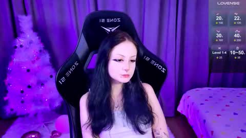 Mia  online show from January 7, 4:45 pm