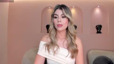 Mia Silva online show from May 27, 11:29 am