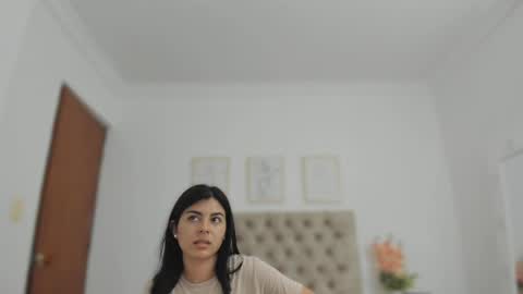 Miavenuss 1 online show from April 8, 4:04 am