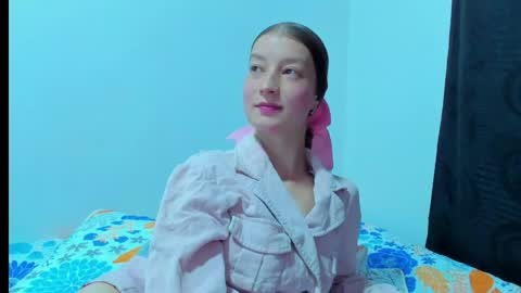  Chloe  online show from April 24, 12:01 am