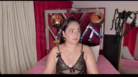 Snapshot of micaelahott_ chatting on October 23, 4:47 am micaelahott_ online show from October 23, 4:47 am