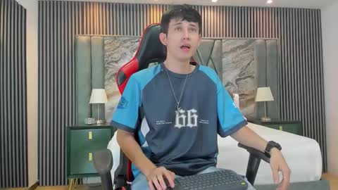 Michael online show from October 3, 7:44 pm