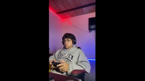 michael independent model  online show from February 3, 10:54 pm