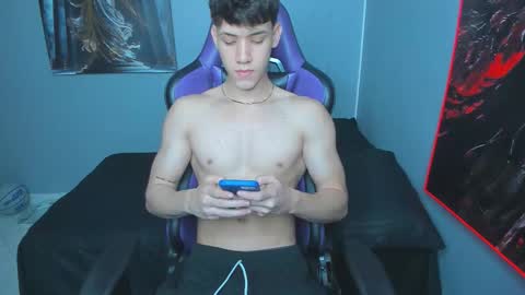 Snapshot of michael_twink18 chatting on October 23, 3:52 am Michael online show from October 23, 3:52 am