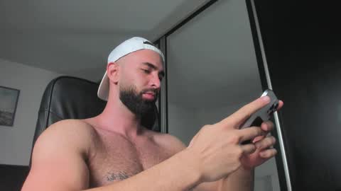 MichaelEvansx online show from October 19, 12:26 am