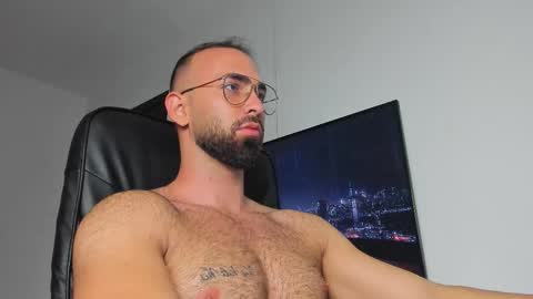 MichaelEvansx online show from September 19, 8:56 pm