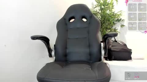 michel_lopez18 online show from October 17, 11:03 am