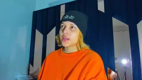 Snapshot of michell_rs chatting on October 6, 4:52 am michell_rs online show from October 6, 4:52 am