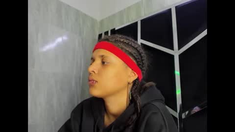 Snapshot of michell_rs chatting on February 23, 4:17 am michell_rs online show from February 23, 4:17 am