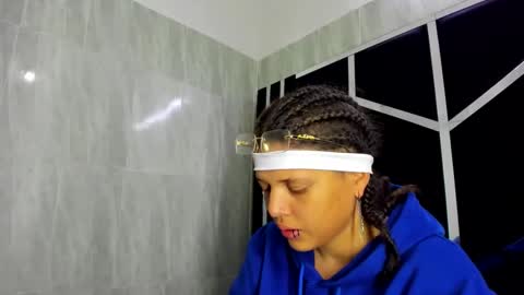 Snapshot of michell_rs chatting on February 26, 6:40 am michell_rs online show from February 26, 6:40 am