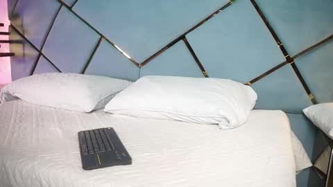 michell_starrr online show from May 31, 4:22 am