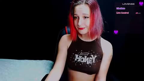 Snapshot of michelleevie chatting on December 5, 3:20 am Agatha online show from December 5, 3:20 am