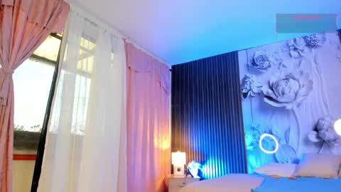 michellepreston_ online show from March 18, 12:11 pm