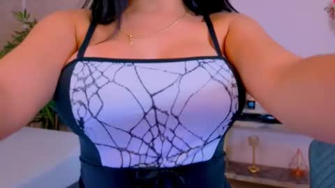 michellereys online show from October 12, 7:49 pm