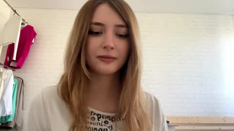 Jenny online show from June 6, 1:39 pm
