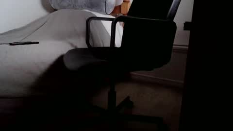 micic3 online show from February 8, 12:47 am