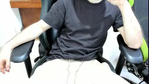 microfama00 online show from April 21, 5:47 am