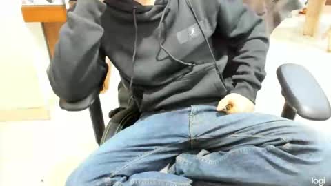 microfama00 online show from March 17, 6:07 am