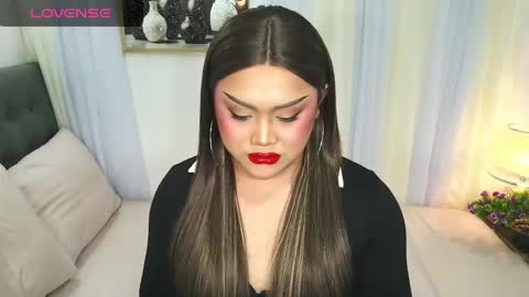 Jasmine online show from January 9, 1:22 am