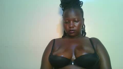 midnight_curves online show from April 18, 7:07 pm