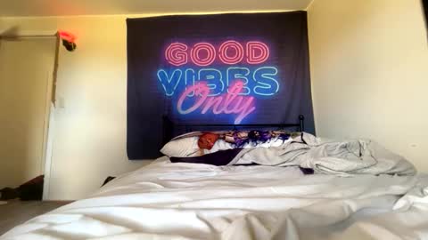 midnightmochi2 online show from April 19, 7:49 pm