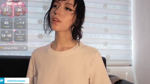 midori__san online show from March 9, 5:28 pm