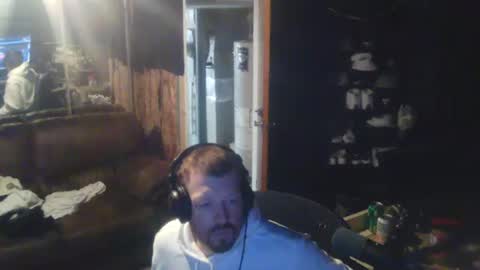 Snapshot of midtownhustler chatting on October 2, 12:04 pm midtownhustler online show from October 2, 12:04 pm