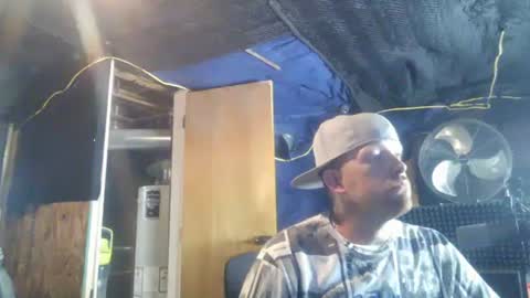 Snapshot of midtownhustler chatting on September 23, 12:10 pm midtownhustler online show from September 23, 12:10 pm