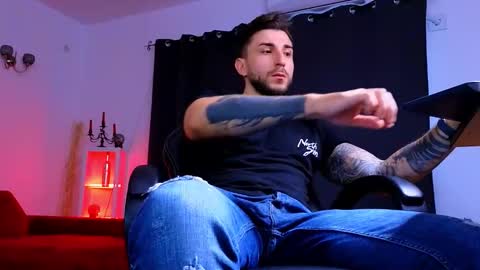 MightyAaron online show from September 10, 3:35 pm