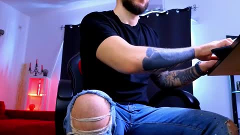 MightyAaron online show from February 18, 12:05 pm