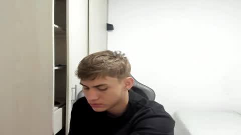 Miguel Hernandez online show from October 12, 7:49 pm