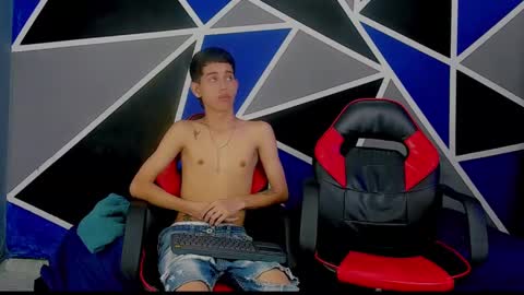 Snapshot of migueyalejo_sweetsex chatting on February 19, 8:44 am migueyalejo sweetsex online show from February 19, 8:44 am